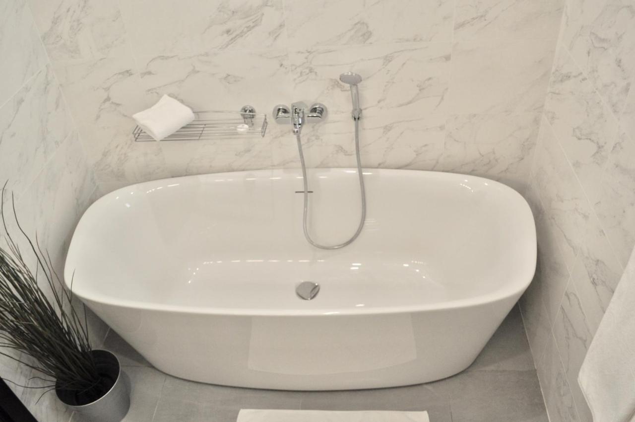 Luxury Suite - Amazing Views & Lovely Garden Σαλάλα Εξωτερικό φωτογραφία